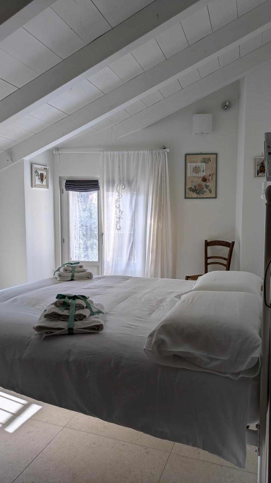 Casa Viola Bed And Breakfast Dimora Di Campagna Calice Ligure Kültér fotó
